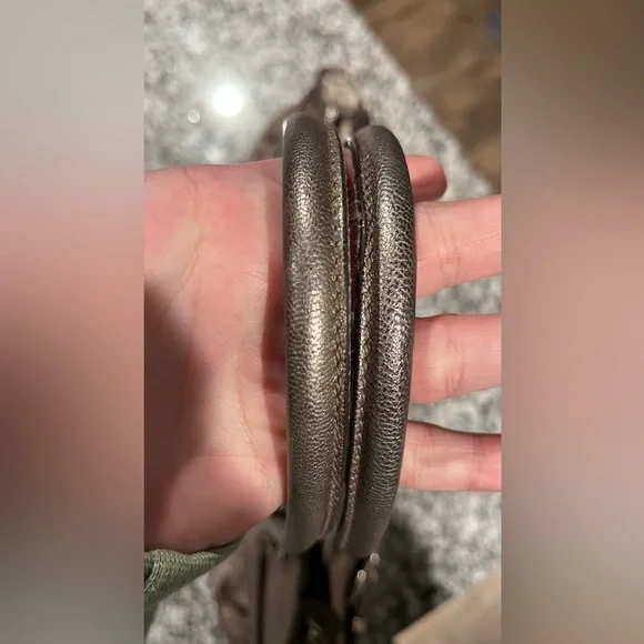 Salvatore Ferragamo Shoulder Bag in Metallic Gold - Picture 3 of 12